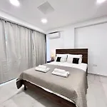 Finikoudes Nest 2 * Larnaca