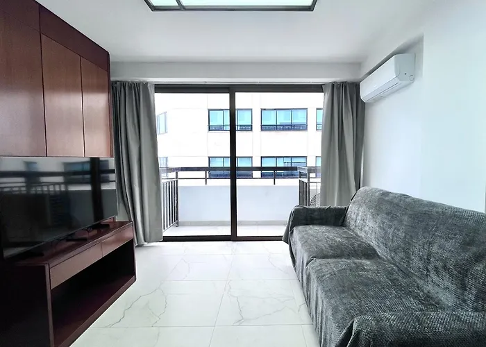 Finikoudes Nest 2 Larnaca