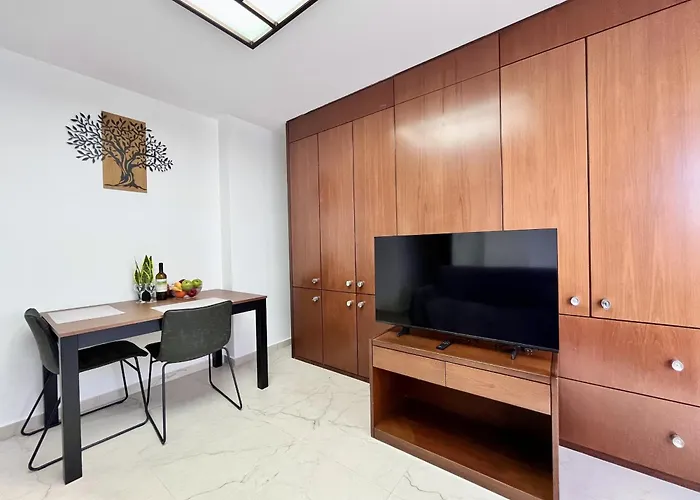 Apartment Finikoudes Nest 2 *