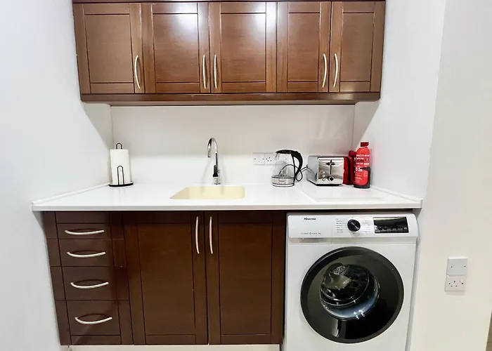 Apartment Finikoudes Nest 2 *