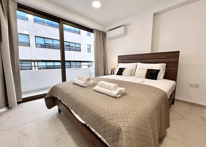 Finikoudes Nest 2 * Larnaca