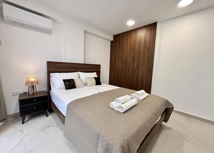 Finikoudes Nest 2 * Larnaca